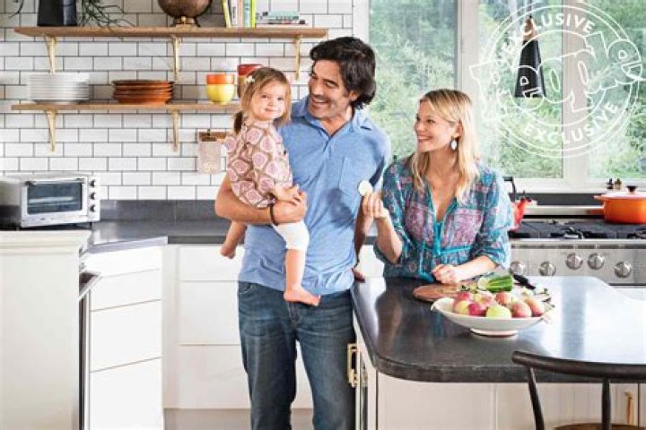 Amy Smart And Carter Oosterhouse's Surrogacy Story